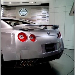 Nissan_GT-R_rear